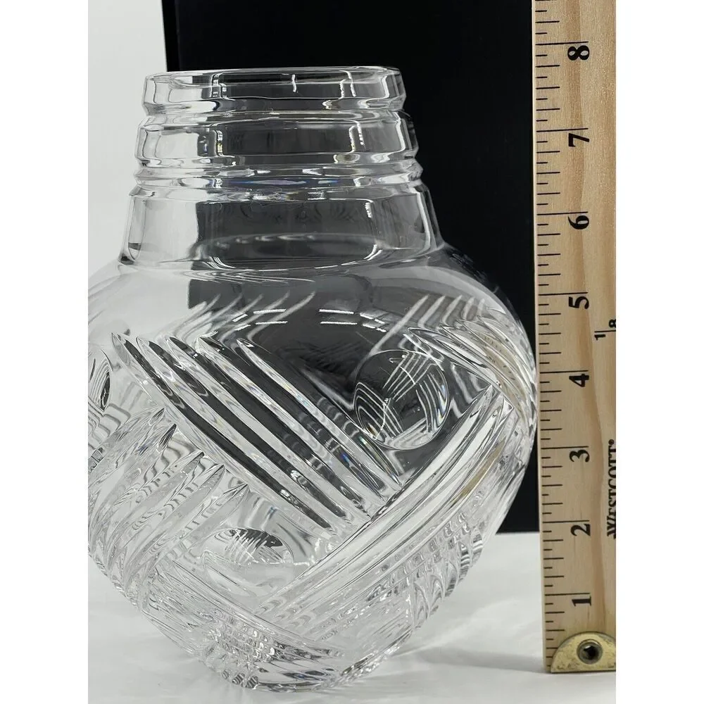 Vintage Oneida Santa Mesa Crystal Vase Crosshatch Dot Pattern 8 Inches